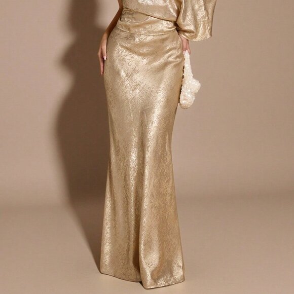 Gold Preppy Women's Low Waist Textured Mermaid Skirt - Picture 3 of 6